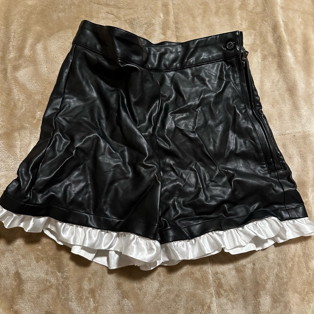 Leather shorts with ruffle hem size xs